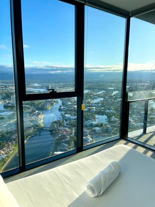 New Impressive 180° River View 1 Bed Apt With Pool 47F Leilighet Gold Coast Eksteriør bilde