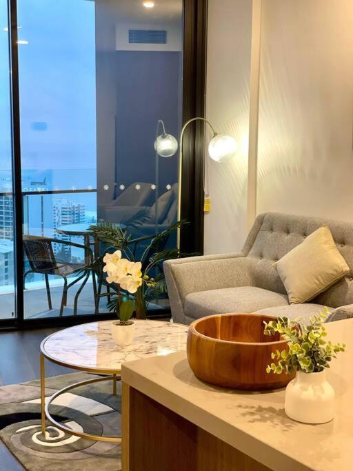 New Impressive 180° River View 1 Bed Apt With Pool 47F Leilighet Gold Coast Eksteriør bilde