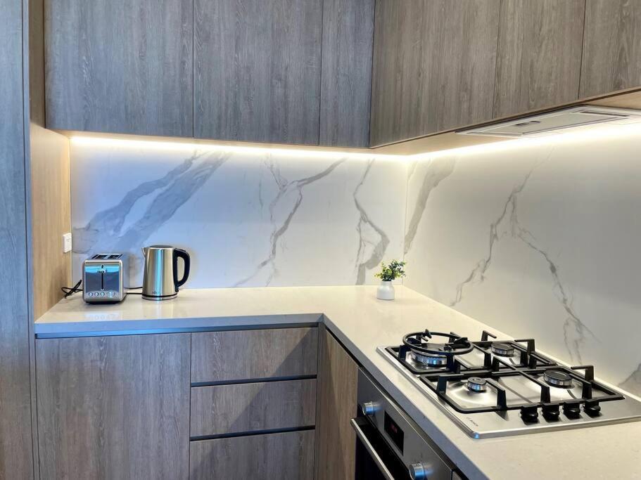 New Impressive 180° River View 1 Bed Apt With Pool 47F Leilighet Gold Coast Eksteriør bilde